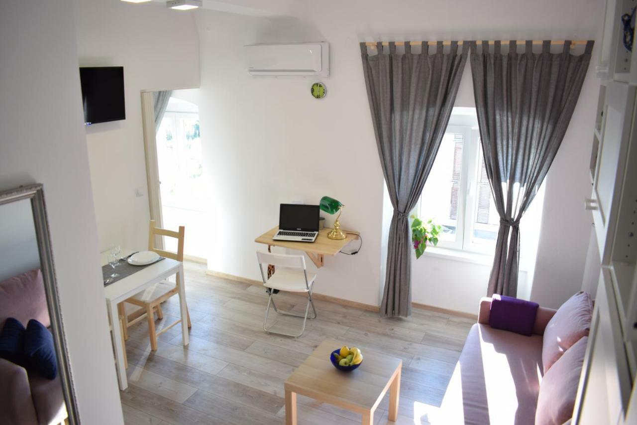 Apartman "Nicole" Pula Exterior photo